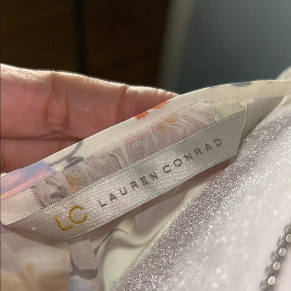 LC Lauren Conrad White Flutter Sleeve Blouse - Picture 9 of 9